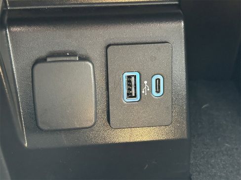 Used 2022 Ford Explorer ST image 35