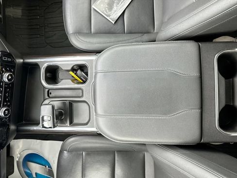 Used 2024 GMC Sierra 1500 SLT AWD/4WD image 19