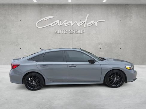 Used 2025 Honda Civic Sport image 17