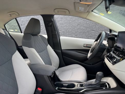 Used 2022 Toyota Corolla LE FWD image 22