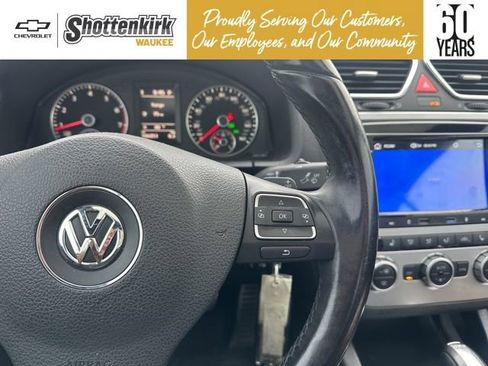 Used 2013 Volkswagen Eos w/ Sport Package image 28