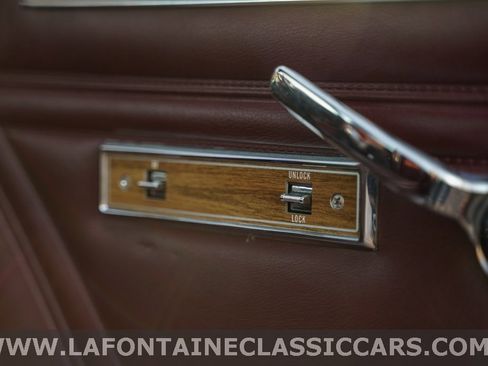 Used 1991 Jeep Grand Wagoneer Base image 98