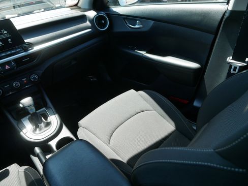 Certified 2021 Kia Forte LXS FWD image 11