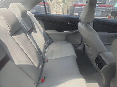 Used 2013 Toyota Camry XLE w/ Leather Pkg image 13