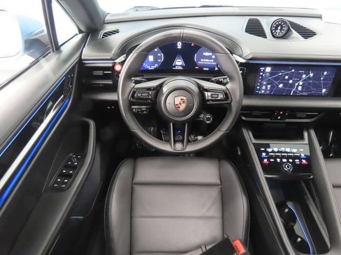 Used 2025 Porsche Macan 4 Electric w/ Premium Package AWD/4WD image 16