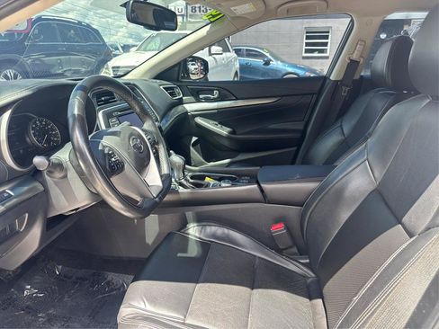 Used 2019 Nissan Maxima 3.5 SV w/ Floor Mat Group FWD image 9