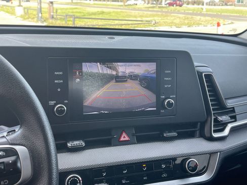 Used 2025 Kia Sportage LX image 23