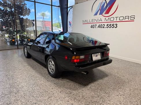 Used 1988 Porsche 924 S RWD image 5
