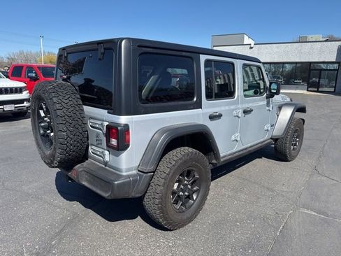 Used 2024 Jeep Wrangler Unlimited image 10