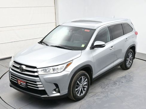Used 2019 Toyota Highlander XLE image 48