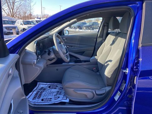 Certified 2023 Hyundai Elantra SEL w/ Convenience Package image 13