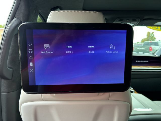Used 2025 Cadillac Escalade Sport Platinum w/ LPO, Floor Liner Package AWD/4WD image 27