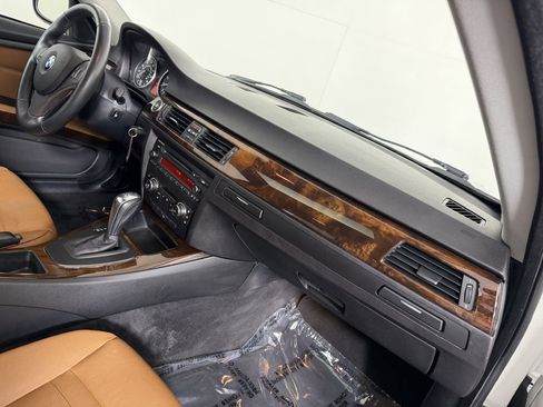 Used 2012 BMW 335i xDrive Coupe AWD/4WD image 18