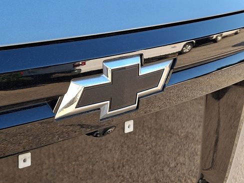 Used 2024 Chevrolet Traverse LS w/ Midnight/Sport Edition FWD image 9