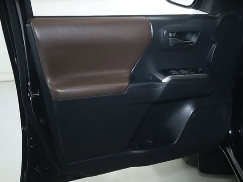 Certified 2023 Toyota Tacoma Limited AWD/4WD image 15