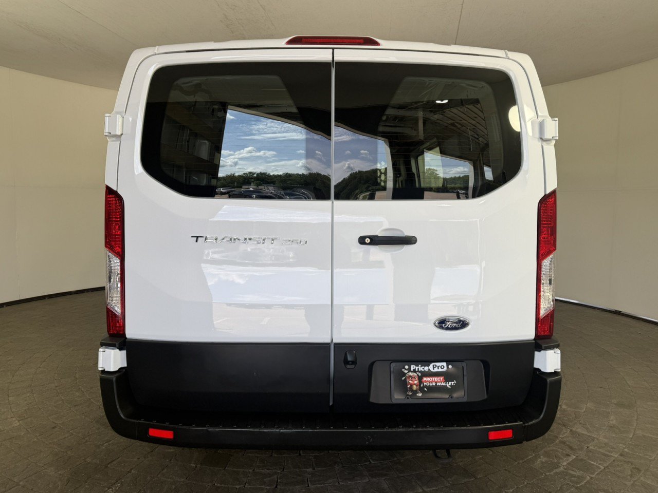 Used 2025 Ford Transit 250 Low Roof w/ Exterior Upgrade Package RWD image 6