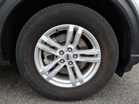 Certified 2023 Ford Explorer XLT image 8