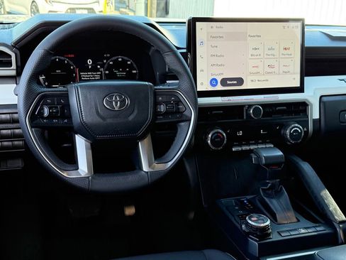 Certified 2024 Toyota Tacoma TRD Off-Road AWD/4WD image 28