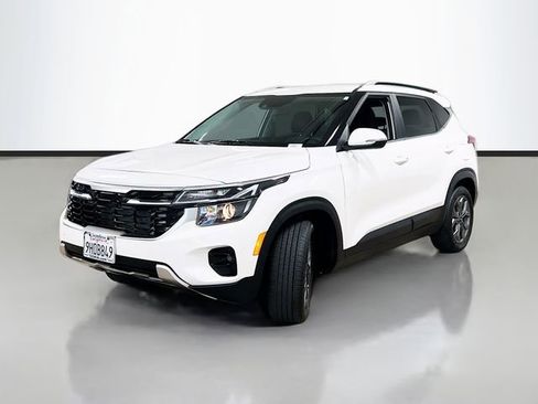 Certified 2024 Kia Seltos S image 3