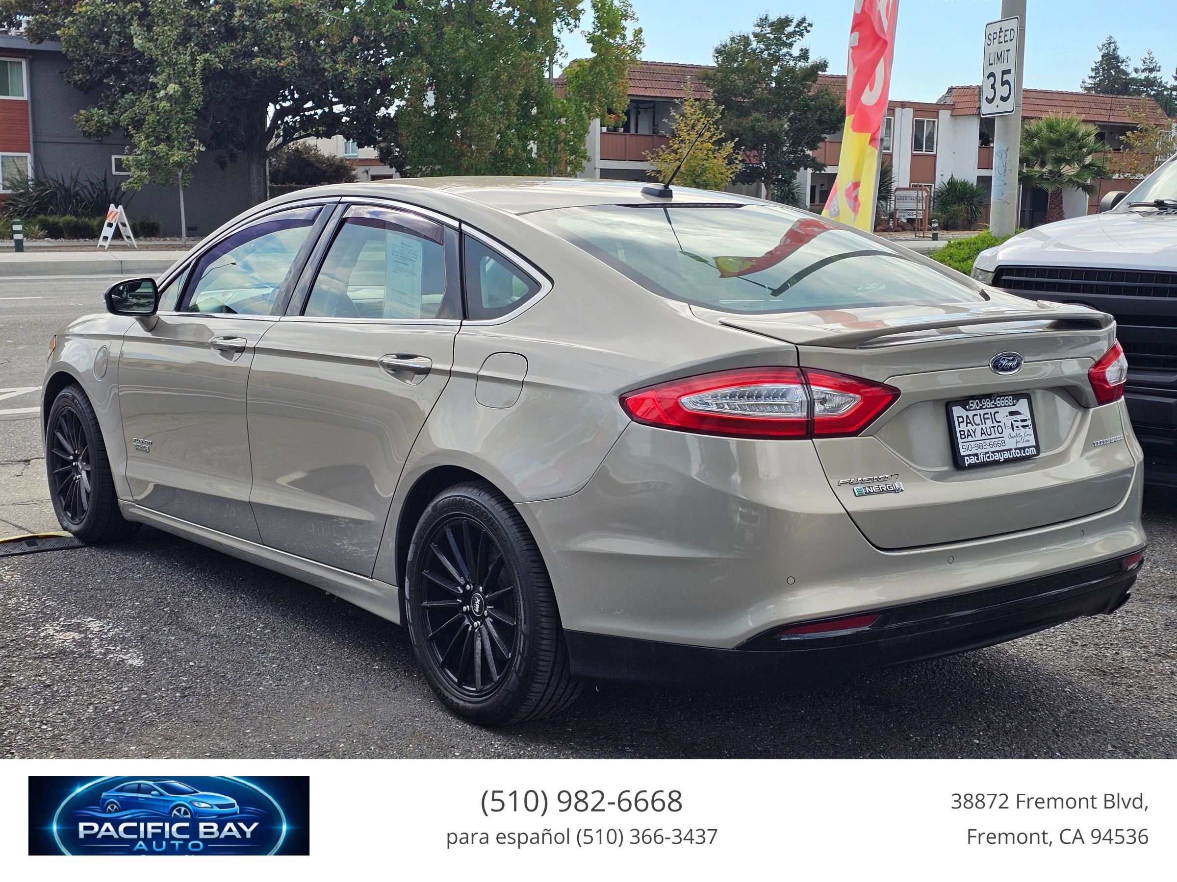 Used 2015 Ford Fusion Energi Titanium FWD image 5