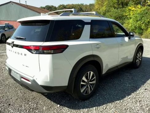 Certified 2024 Nissan Pathfinder SL w/ Cargo Package image 8