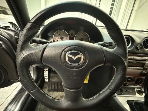 Used 2004 MAZDA MX-5 Miata MAZDASPEED RWD image 17