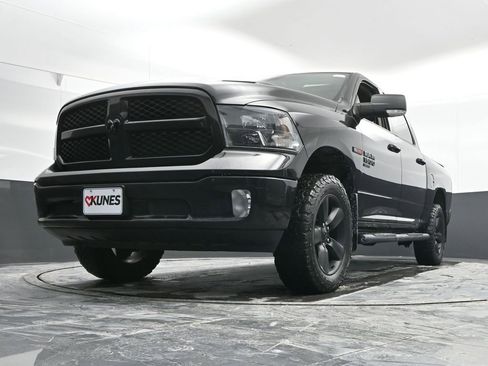 Used 2019 RAM 1500 Classic SLT w/ Black Appearance Group image 50