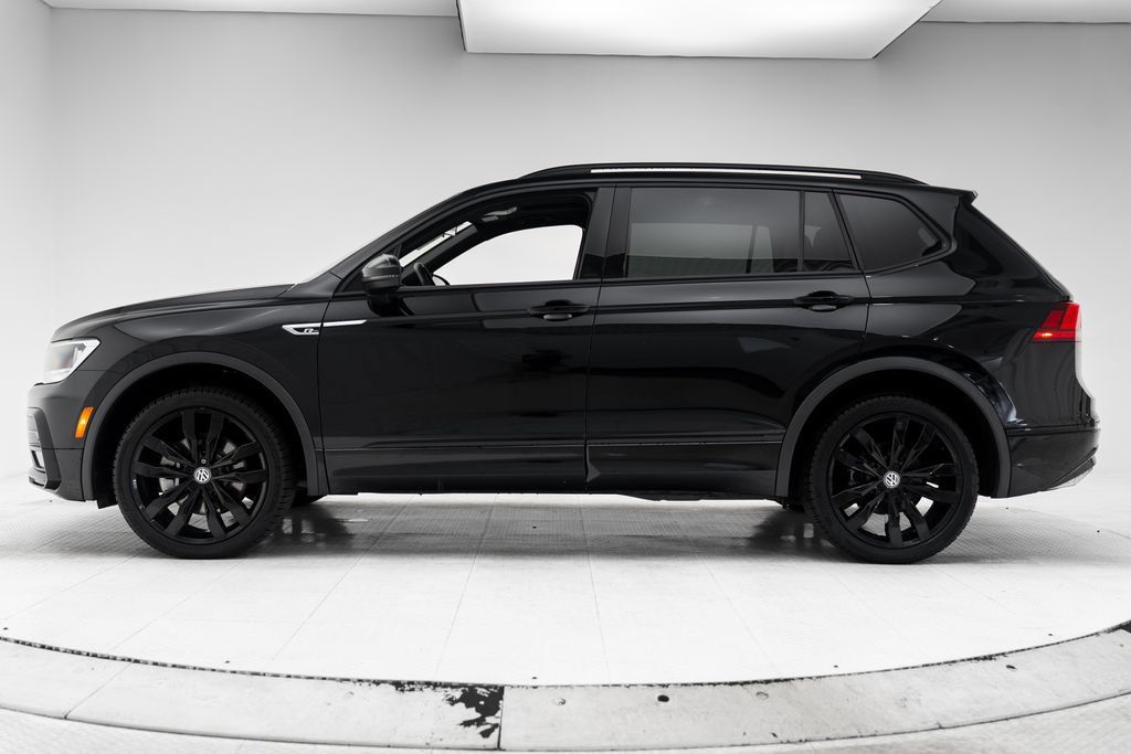 Used 2021 Volkswagen Tiguan SE R-Line AWD/4WD image 2