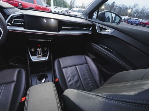 Used 2024 Audi Q4 e-tron Premium Plus image 36