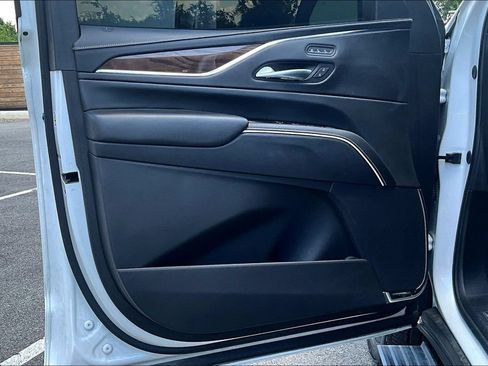 Used 2024 Cadillac Escalade Sport Platinum w/ LPO, ONYX Package AWD/4WD image 18