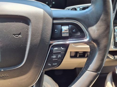 Used 2018 Lincoln Navigator Reserve w/ Technology Package AWD/4WD image 17