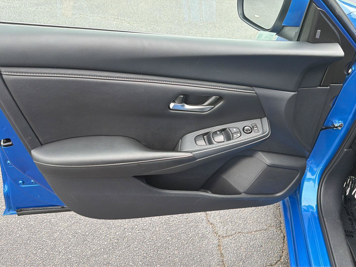 Used 2025 Nissan Sentra SV FWD image 16
