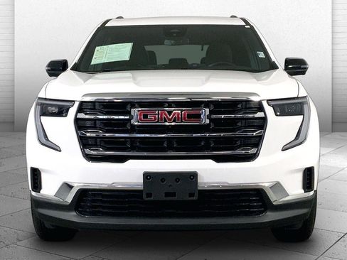 Used 2025 GMC Acadia Elevation FWD image 2