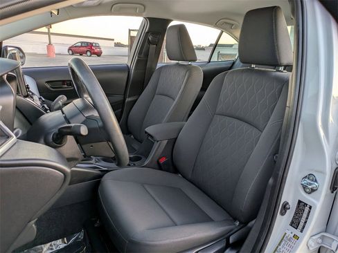 Used 2025 Toyota Corolla LE image 23
