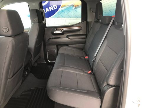 Used 2024 Chevrolet Silverado 1500 LT AWD/4WD image 8