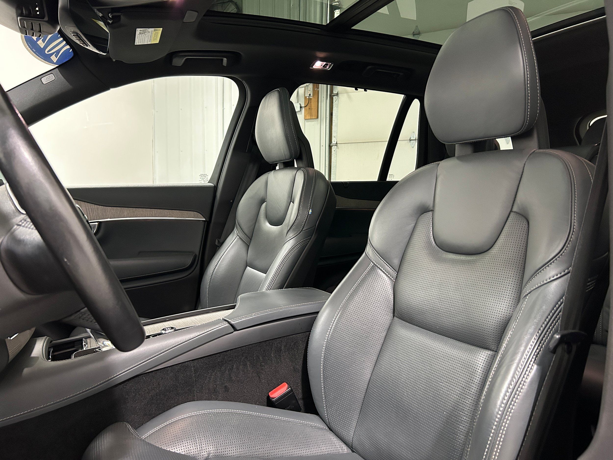 Used 2021 Volvo XC90 T8 Inscription AWD/4WD image 25