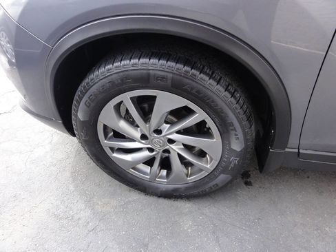 Used 2015 Nissan Rogue SL w/ SL Premium Package image 16