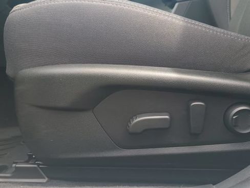 Certified 2025 Subaru Crosstrek 2.5i Premium AWD/4WD image 15