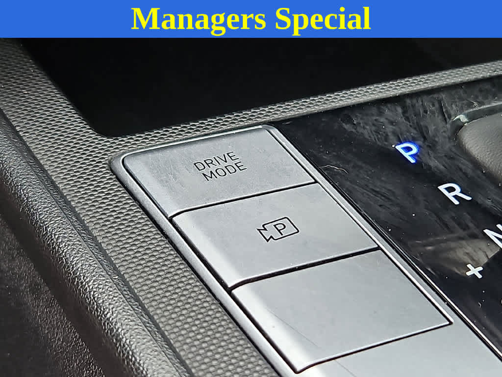 Used 2024 Hyundai Elantra SEL FWD image 25