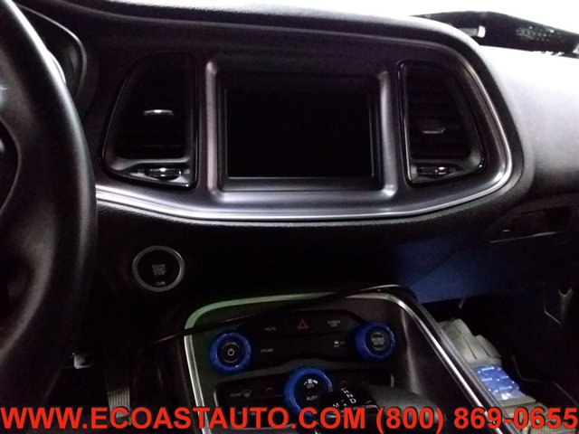 Used 2018 Dodge Challenger SXT RWD image 12