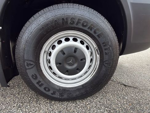 Used 2017 Mercedes-Benz Sprinter 2500 image 15