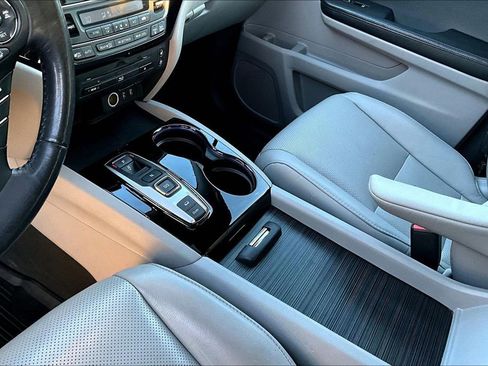 Used 2017 Honda Pilot Elite image 19