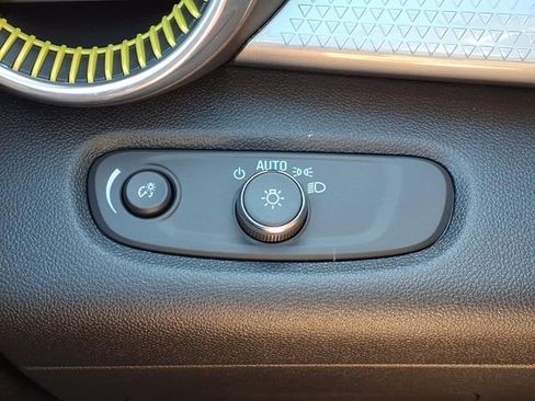 New 2026 Chevrolet Trax LT image 13