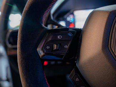 Used 2018 Lamborghini Huracan Performante image 31