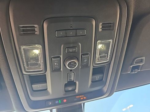 Used 2022 GMC Yukon XL Denali image 28