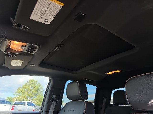 Used 2024 GMC Canyon Denali AWD/4WD image 17
