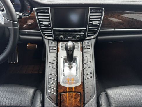 Used 2014 Porsche Panamera S image 32