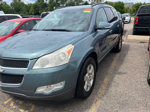 Used 2009 Chevrolet Traverse LT FWD image 5