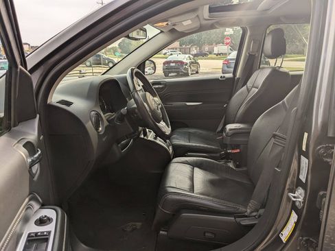 Used 2017 Jeep Compass High Altitude AWD/4WD image 10