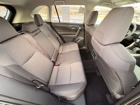 Used 2025 Toyota RAV4 XLE image 30
